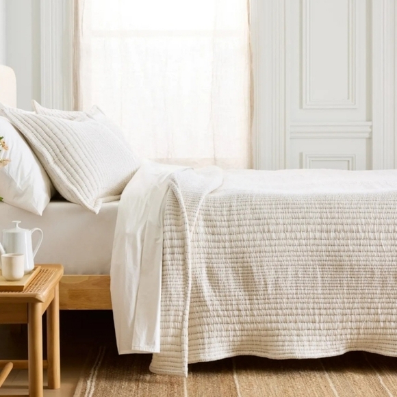 Quince Organic Cotton Channel Matelasse Coverlet - undyed - Picture 4 of 12